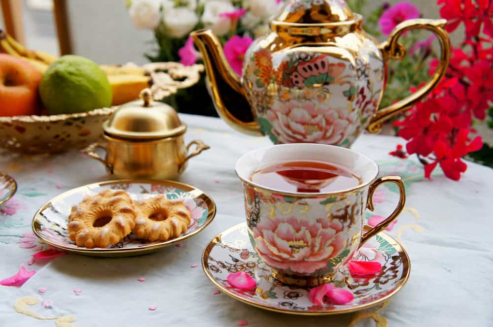 A luxury tea set sits ready to be used.